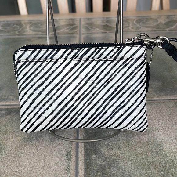 Coach Rehab zebra print wristlet - Picture 4 of 9
